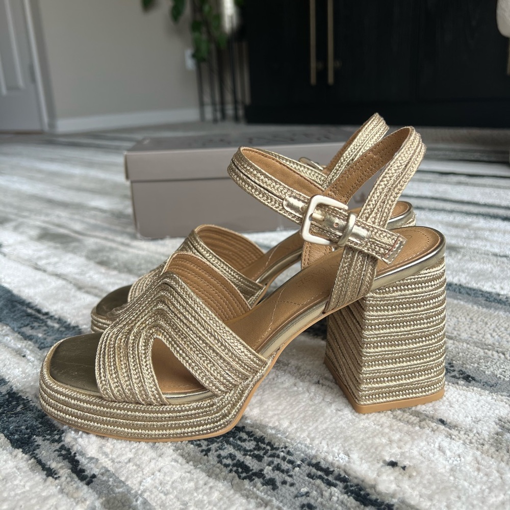 Crown Vintage Delanna Heel, Size 8